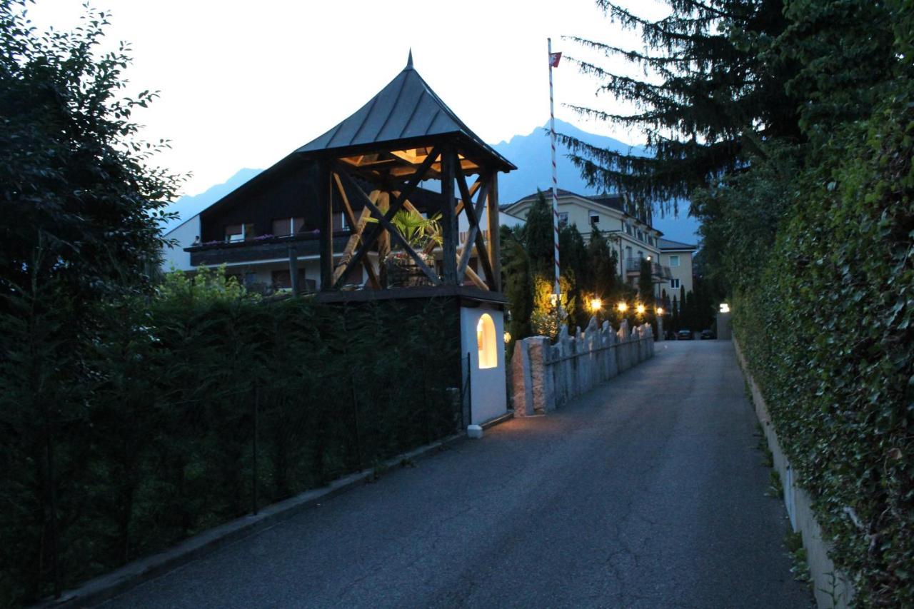 Garni Weingut Hotel เมราโน ภายนอก รูปภาพ