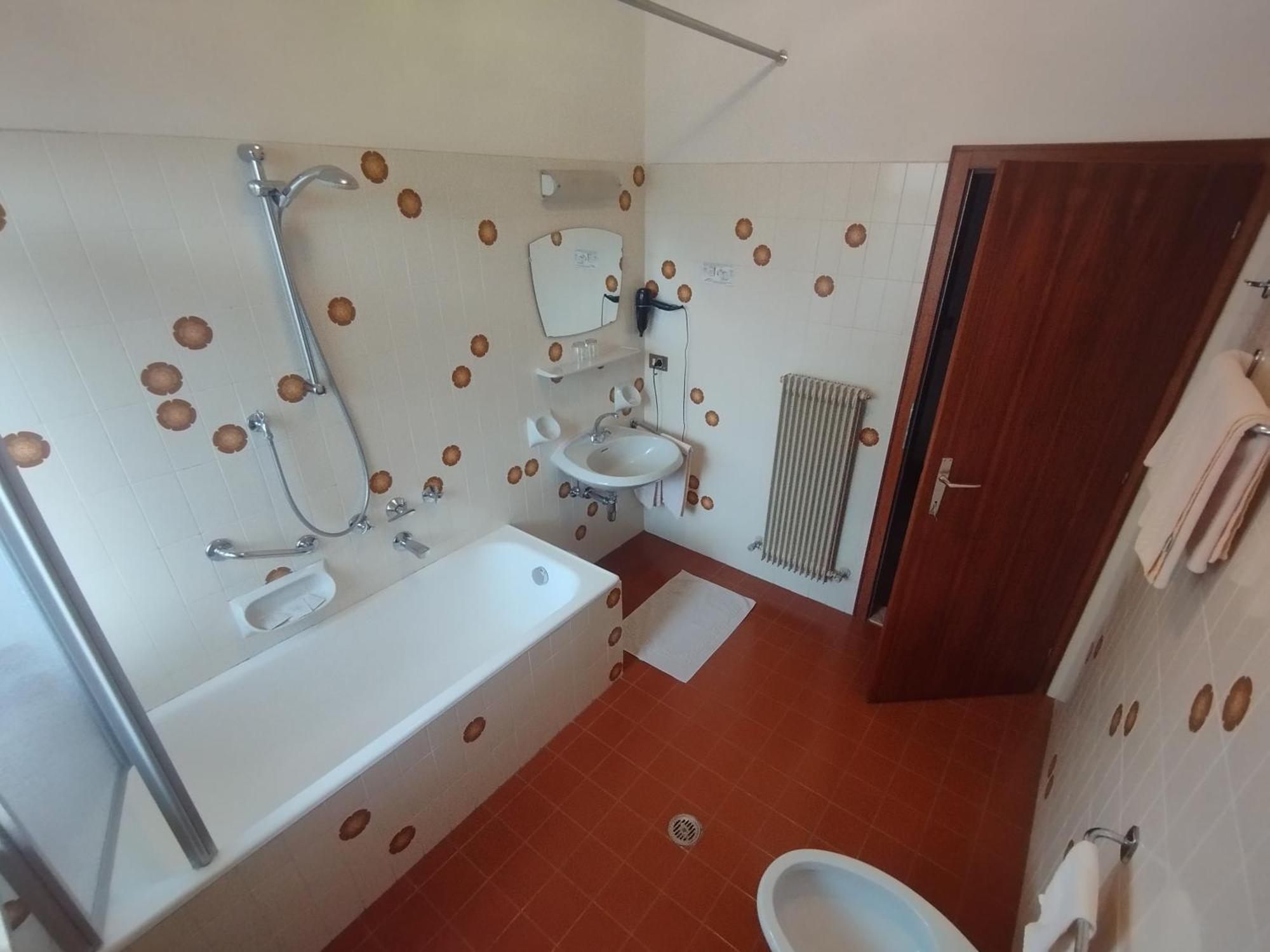 Garni Weingut Hotel เมราโน ภายนอก รูปภาพ
