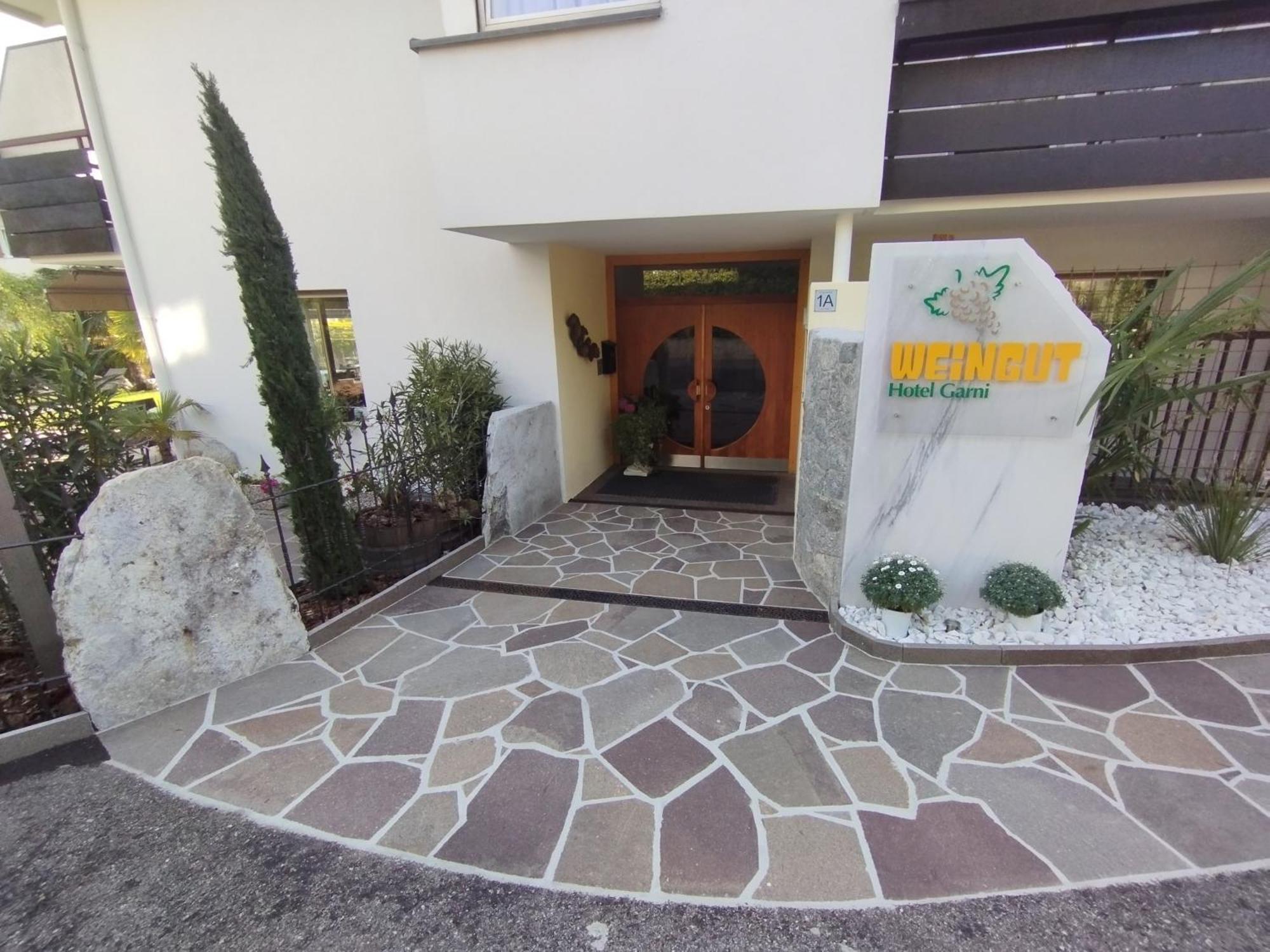 Garni Weingut Hotel เมราโน ภายนอก รูปภาพ