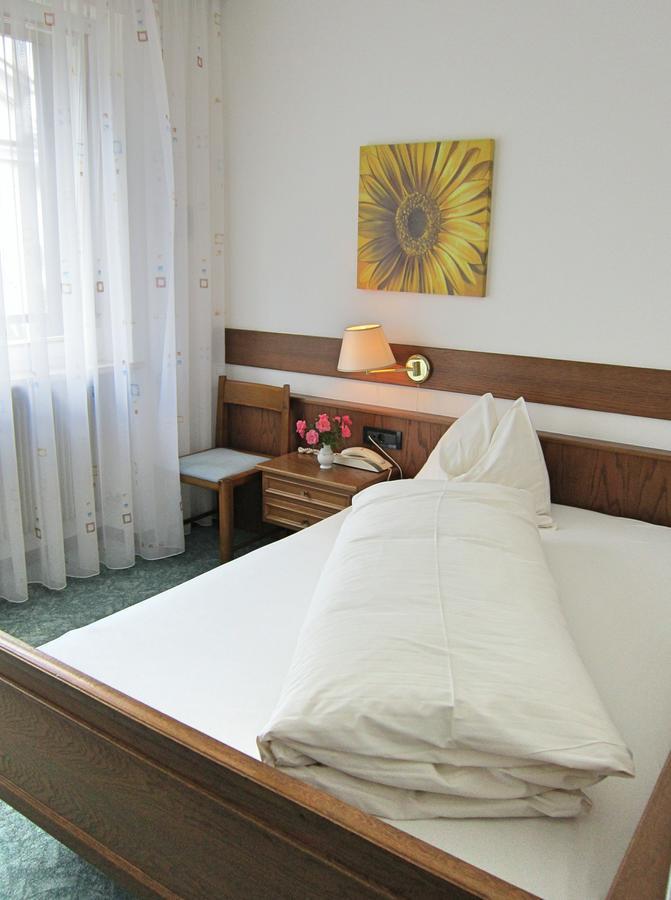 Garni Weingut Hotel เมราโน ภายนอก รูปภาพ